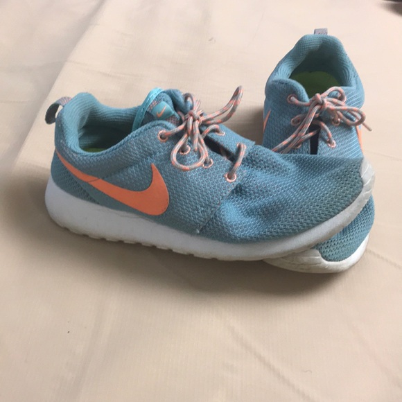 Nike Roche Runs - Picture 1 of 1